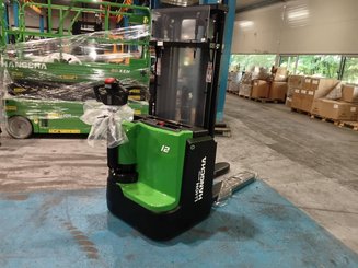 Gerbeur accompagnant Hangcha CDD12-XT1-SI