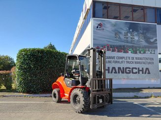 Chariot élévateur tout terrain Hangcha TT30-2