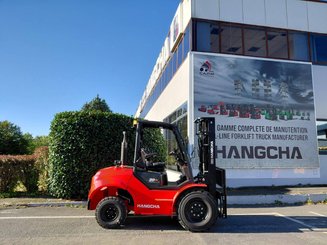 Chariot élévateur tout terrain Hangcha TT30-2