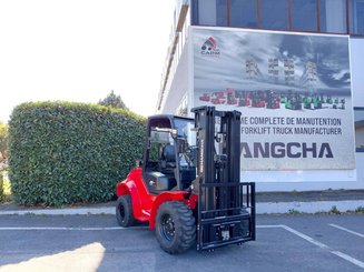 Chariot élévateur tout terrain Hangcha TT25-2 (CPCD25-X2W98E-RT2)
