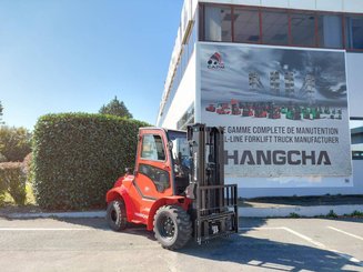 Chariot élévateur tout terrain Hangcha TT25-2 (CPCD25-X2W98E-RT2)