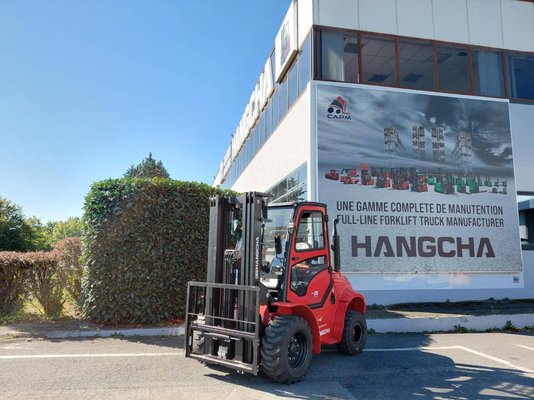 Chariot élévateur tout terrain Hangcha TT25-2 (CPCD25-X2W98E-RT2) - 1