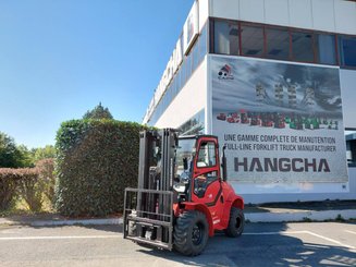 Chariot élévateur tout terrain Hangcha TT25-2 (CPCD25-X2W98E-RT2)