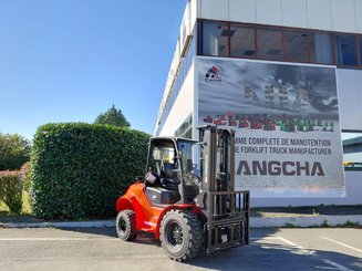 Chariot élévateur tout terrain Hangcha TT30-2 (CPCD30-X2W98E-RT2)