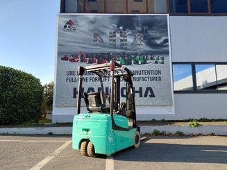 Chariot élévateur frontal 3 roues Yale ERP15VTSWB