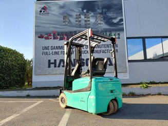 Chariot élévateur frontal 3 roues Yale ERP15VTSWB