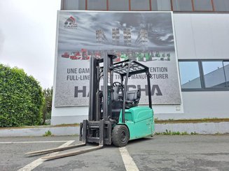 Chariot élévateur frontal 3 roues Yale ERP16VT