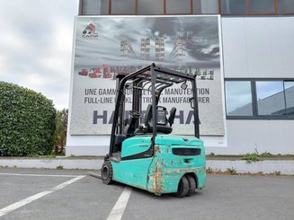 Chariot élévateur frontal 3 roues Yale ERP16VTLWB - 3