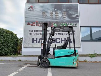 Chariot élévateur frontal 3 roues Yale ERP16VTLWB - 2