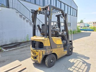 Chariot élévateur frontal 4 roues Yale gdp16vx