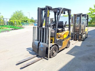 Chariot élévateur frontal 4 roues Yale gdp16vx
