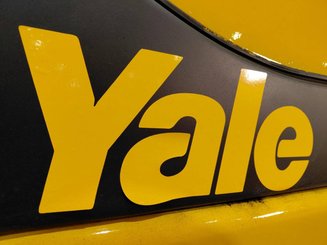 Chariot élévateur frontal 4 roues Yale gdp16vx