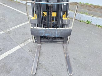 Chariot élévateur frontal 4 roues Yale GDP20VX