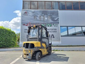 Chariot élévateur frontal 4 roues Yale GDP25VX