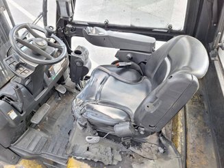 Chariot élévateur frontal 4 roues Yale GDP25VX