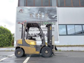 Chariot élévateur frontal 4 roues Yale GDP20VX