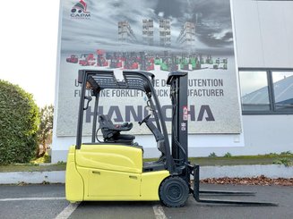 Chariot élévateur frontal 3 roues Hyster  J16XNTLWB