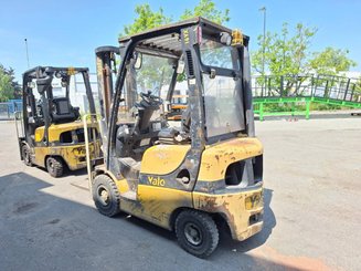 Chariot élévateur frontal 4 roues Yale gdp16vx
