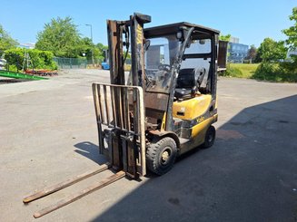 Chariot élévateur frontal 4 roues Yale gdp16vx