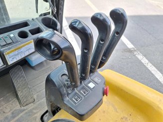 Chariot élévateur frontal 4 roues Yale ERP25VL