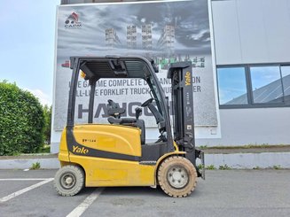 Chariot élévateur frontal 4 roues Yale ERP25VL