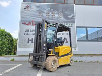 Chariot élévateur frontal 4 roues Yale ERP25VL