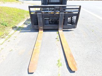 Chariot élévateur frontal 4 roues Yale GDP80VX