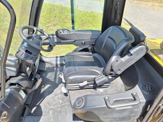 Chariot élévateur frontal 4 roues Yale GDP80VX