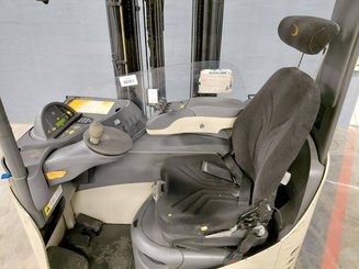 Chariot à mât rétractable Crown ESR5000