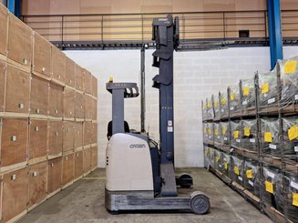 Chariot à mât rétractable Crown ESR 5260