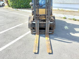 Chariot élévateur frontal 4 roues Caterpillar DP40N - 13