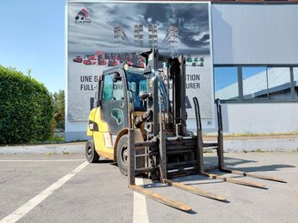 Chariot élévateur frontal 4 roues Caterpillar DP40N - 1