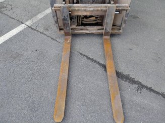 Chariot élévateur frontal 4 roues Caterpillar DP20N