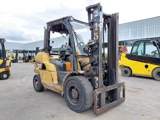 Chariot élévateur frontal 4 roues Caterpillar DP45NB