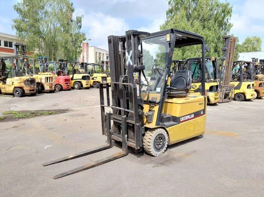 Chariot élévateur frontal 3 roues Caterpillar EP16KT - 1