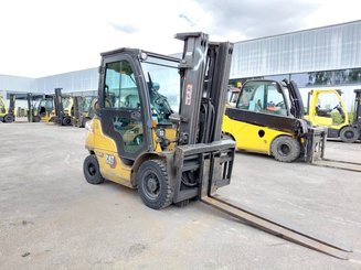 Chariot élévateur frontal 4 roues Caterpillar GP25N2