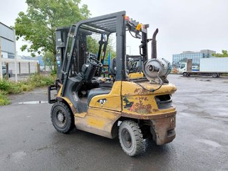 Chariot élévateur frontal 4 roues Caterpillar GP25NTD
