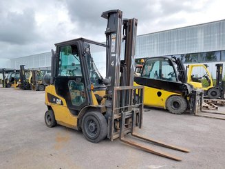 Chariot élévateur frontal 4 roues Caterpillar GP25NTD