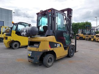 Chariot élévateur frontal 4 roues Caterpillar GP25NTD