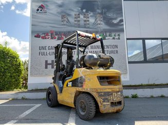 Chariot élévateur frontal 4 roues Caterpillar GP30N