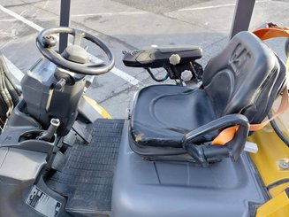 Chariot élévateur frontal 4 roues Caterpillar GP30NTD