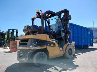 Chariot élévateur frontal 4 roues Caterpillar GP35N