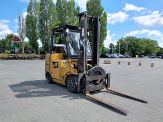 Chariot élévateur frontal 4 roues Caterpillar GC40K