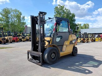 Chariot élévateur frontal 4 roues Caterpillar GP45N
