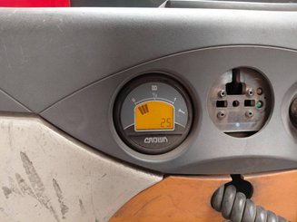 Transpalette accompagnant Crown WP3020-2.0
