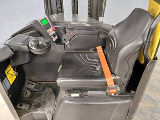 Chariot à mât rétractable Caterpillar NR14N