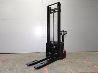 Gerbeur accompagnant Hangcha CDD12-AMC2-L