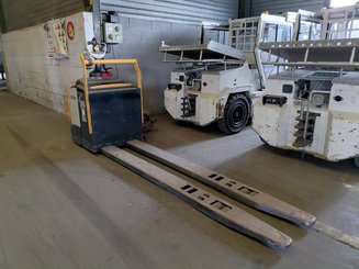 Transpalette porté debout Crown WT3060