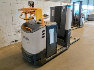 Préparateur de commandes Crown GPC3045
