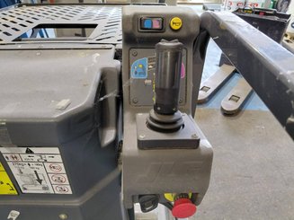 Nacelle à mât vertical JLG 10MSP